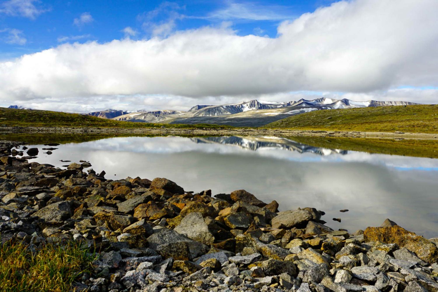 Coast-Mountains-yukon-silver-lake
