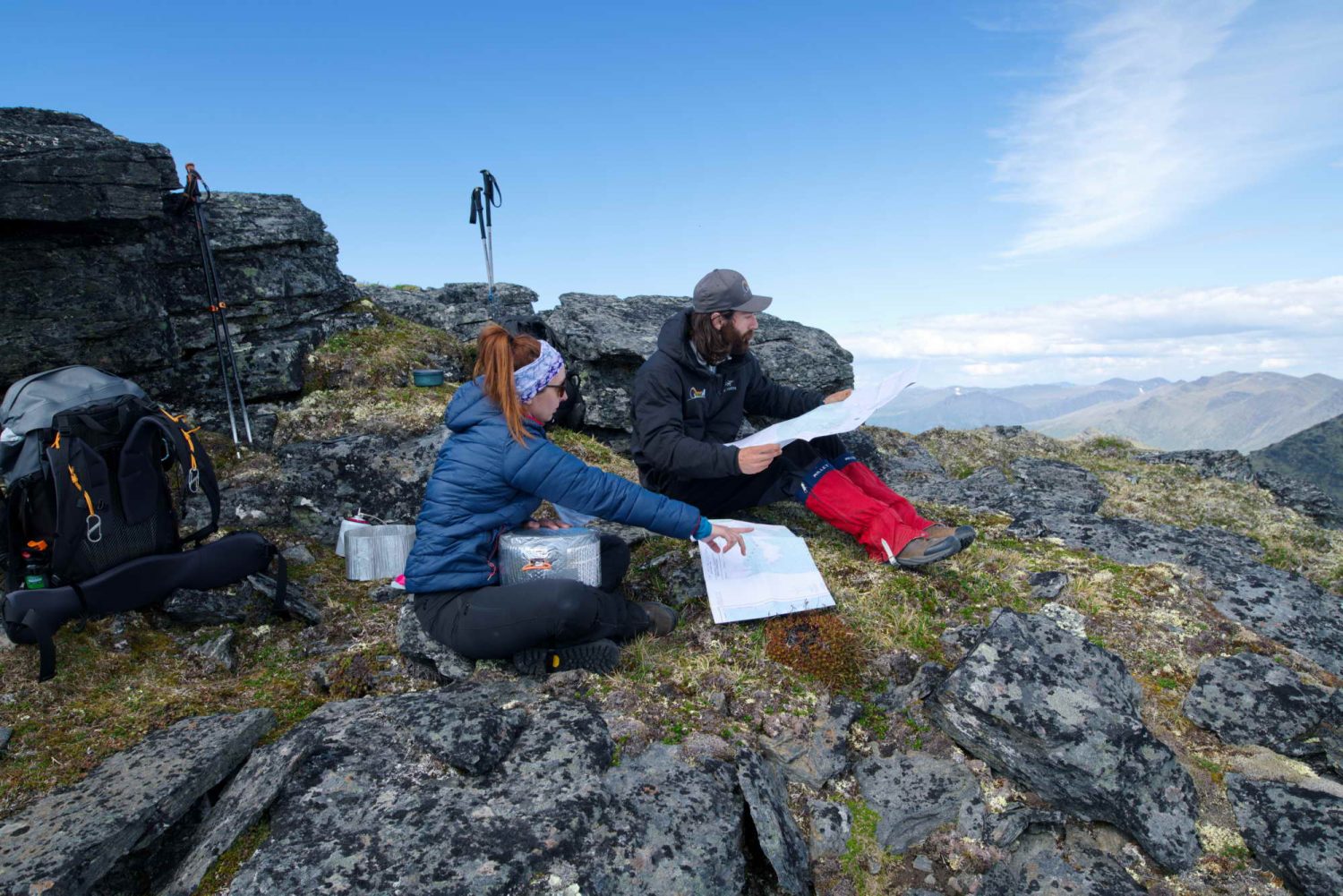Hikers-checking-map-the-Ruby-Range-Yukon